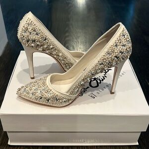 Alice and Olivia Pumps